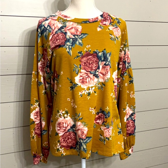 Cotton Bleu mustard floral top. EUC. Super soft material size small - Picture 1 of 3
